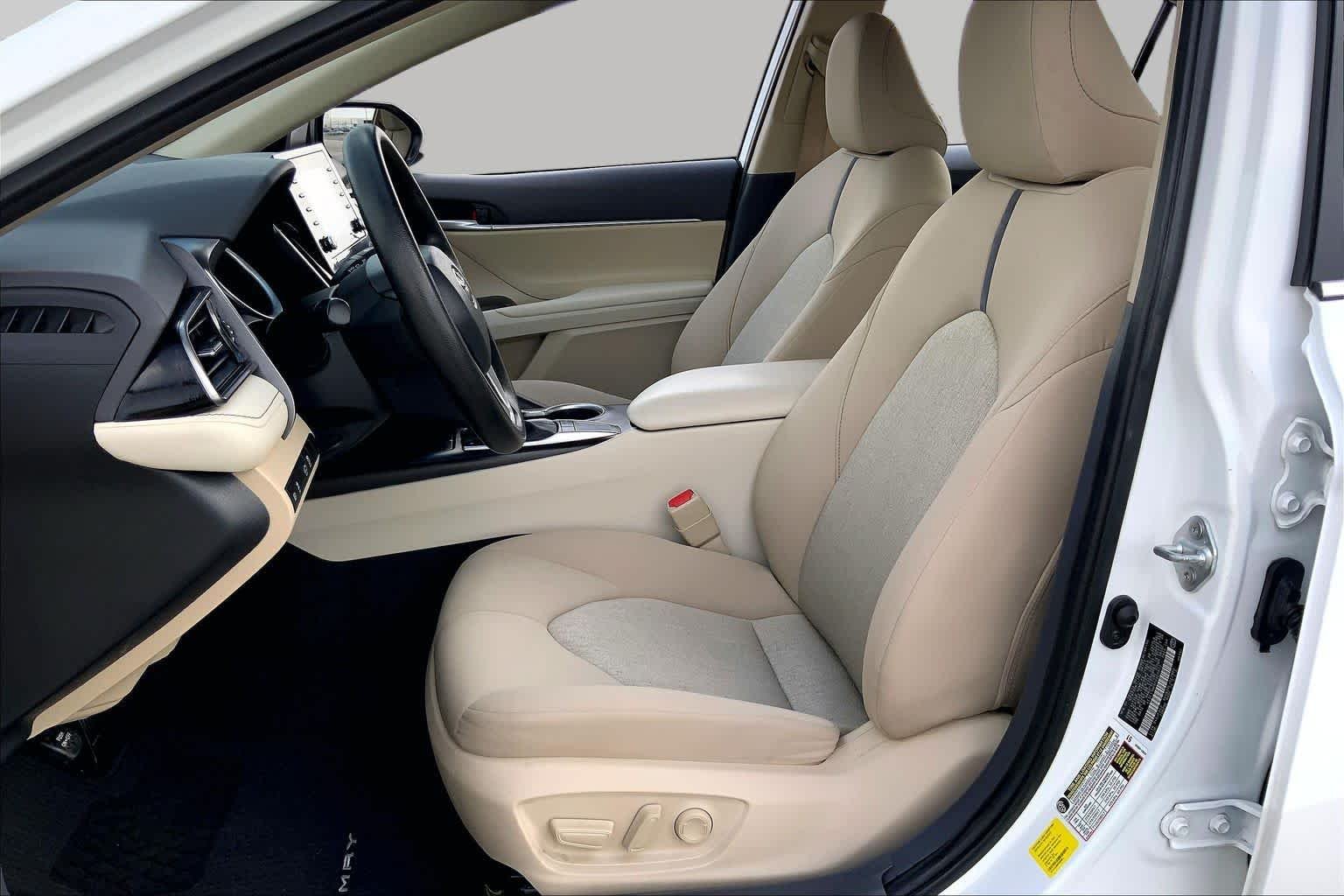 Used 2023 Ice Cap Toyota LE image 8