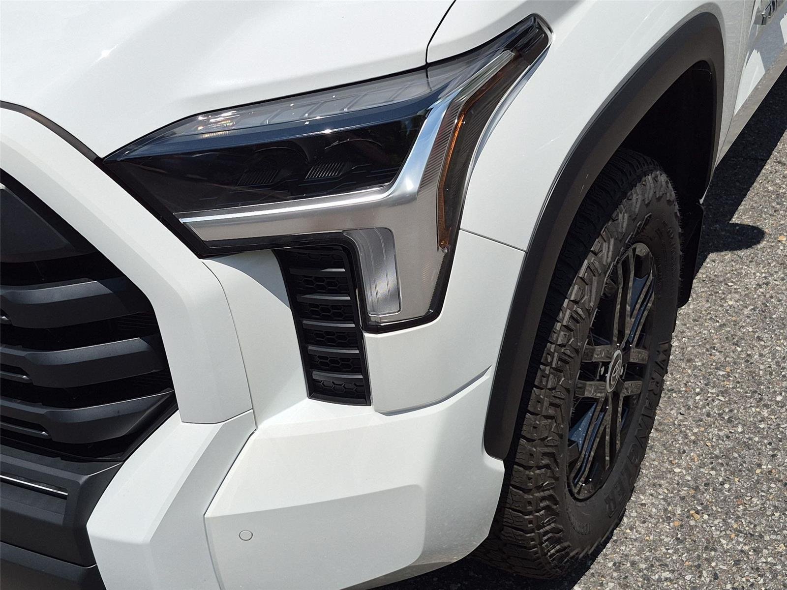 Used 2023 Ice Cap Toyota SR5 image 9