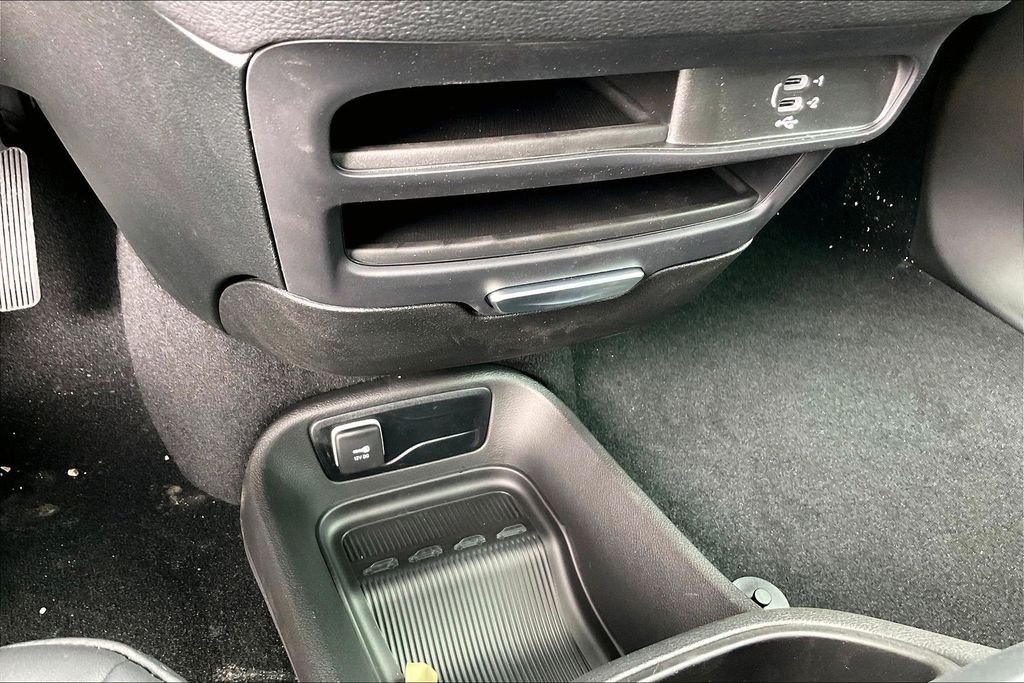 New 2026 Chrysler Pacifica Select 4D Passenger Van