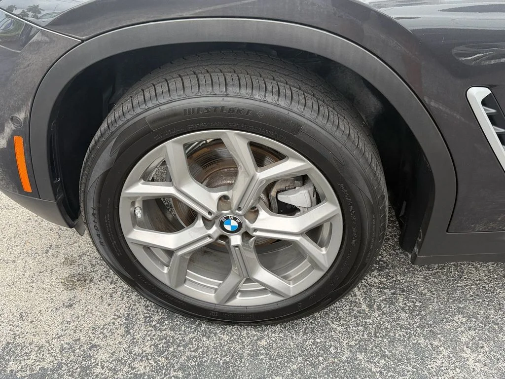Used 2024 Gray BMW sDrive30i image 21