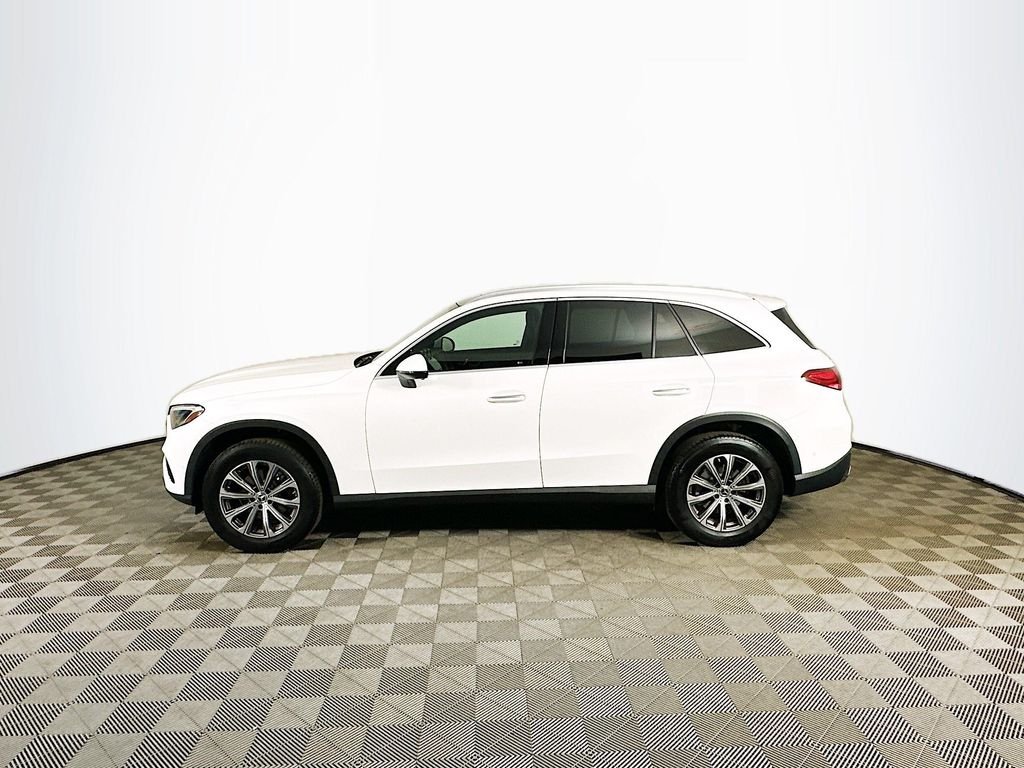 Certified Used 2023 White Mercedes-Benz GLC 300 image 3