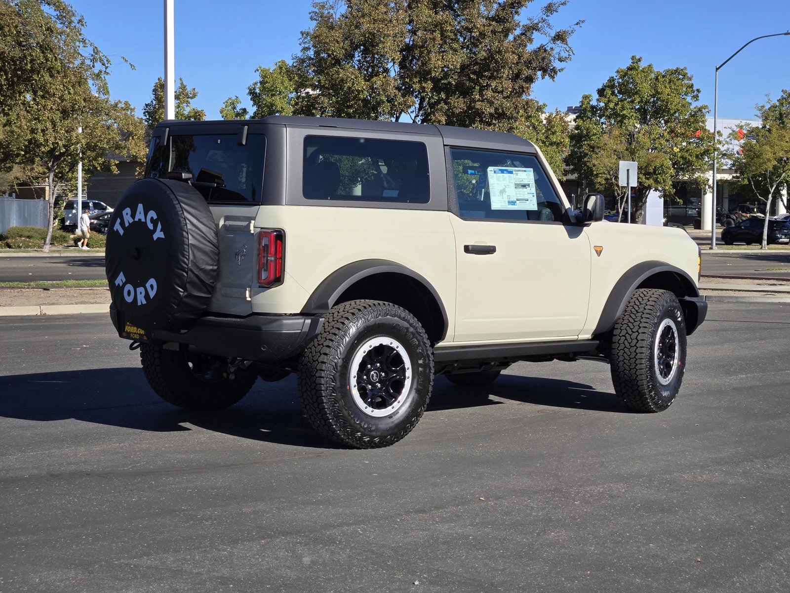 New 2026 Desert Sand Ford Badlands® image 4