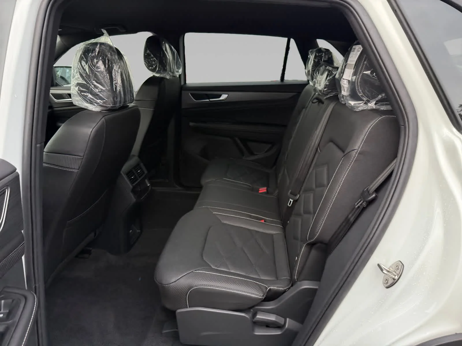New 2026 Opal White Pearl Volkswagen 2.0T SE image 22