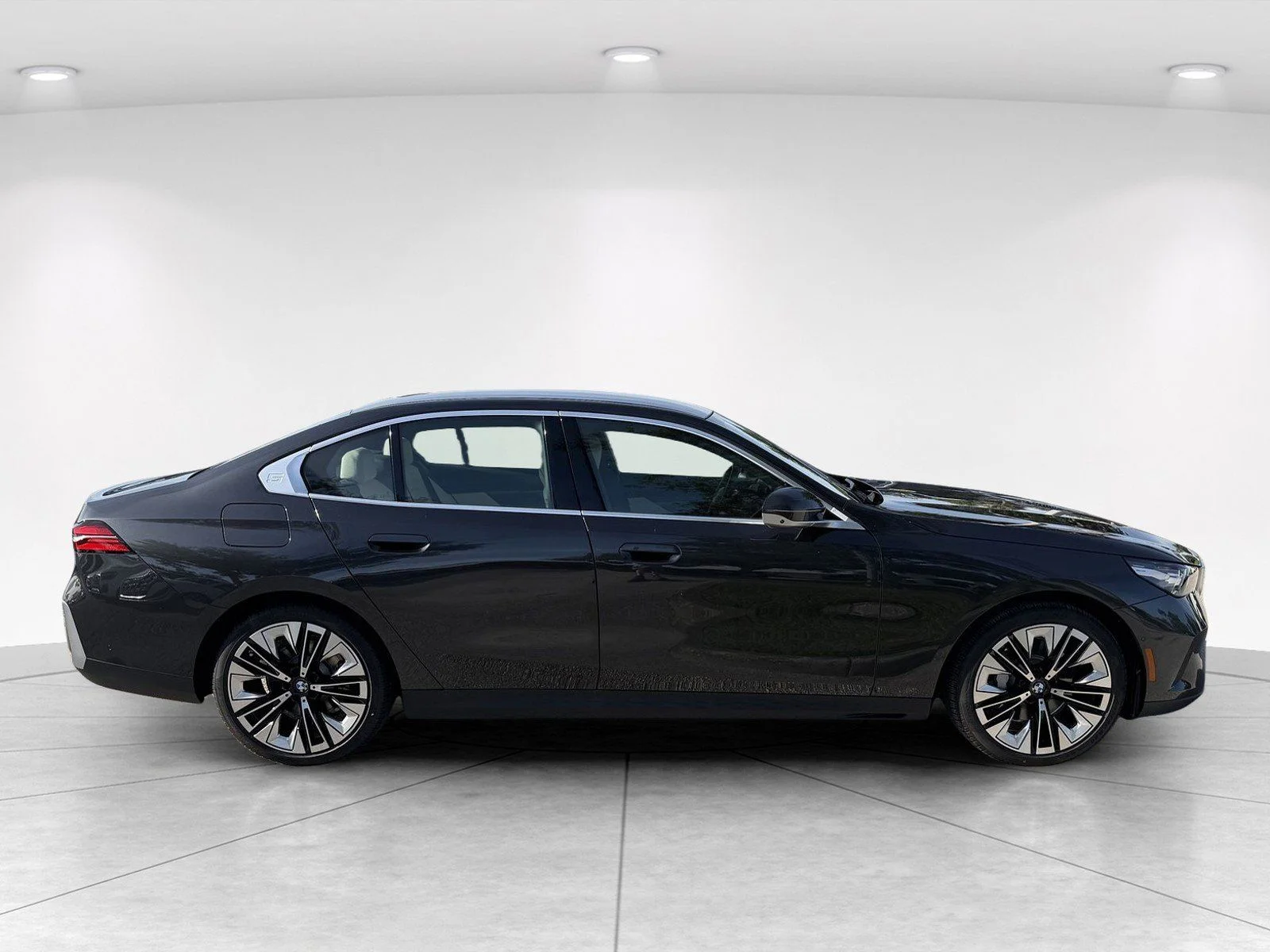 New 2027 Dark Graphite Metallic BMW 530i image 3