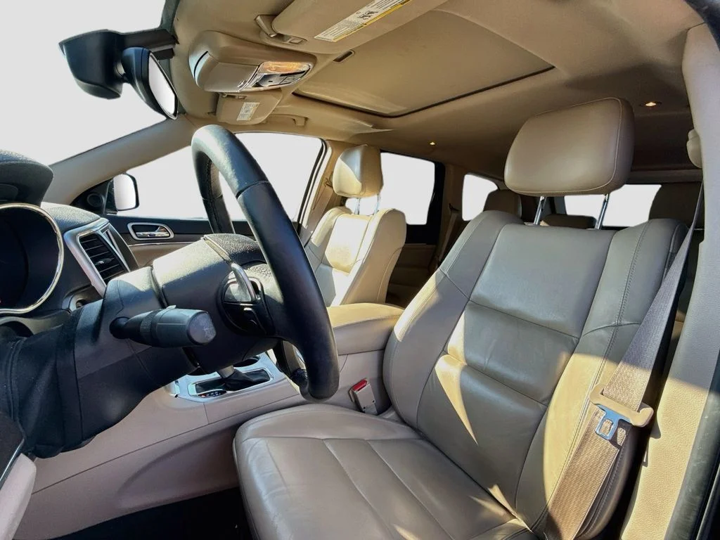 Used 2017 Brown Jeep Limited image 12