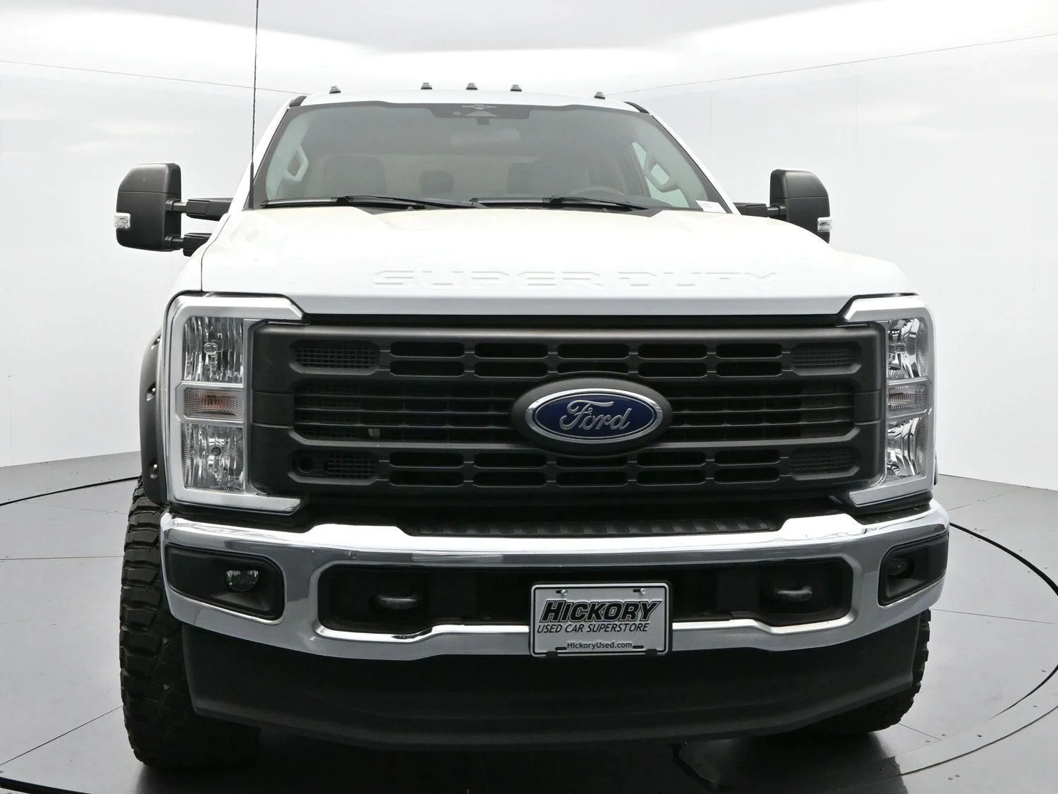 Used 2023 Oxford White Ford XL image 2