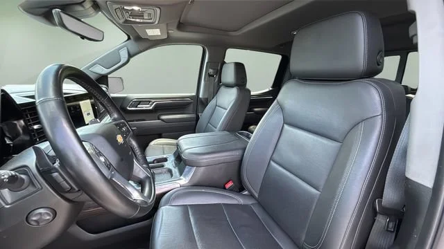 Used 2024 Summit White Chevrolet LTZ image 15