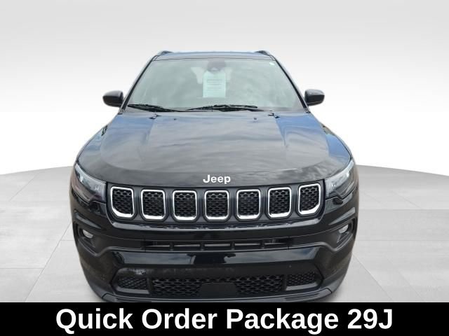 Used 2023 Black Jeep Latitude image 3