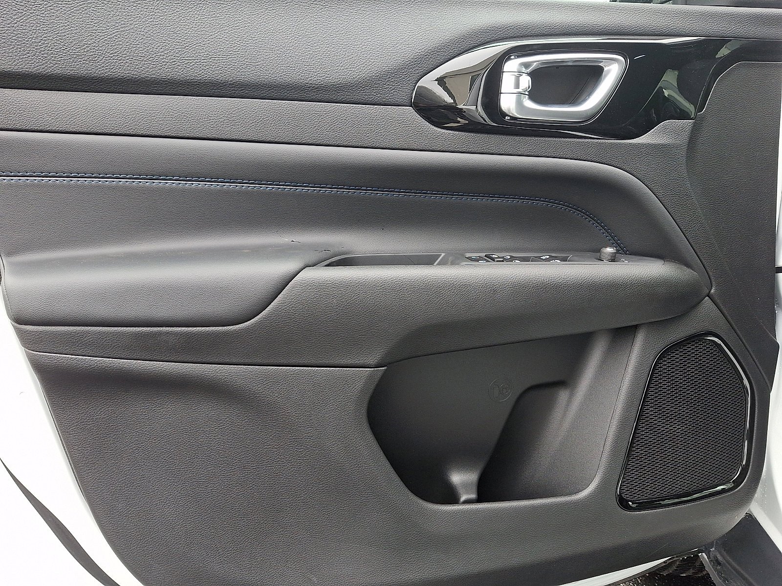 2026 Jeep Compass Altitude - Photo 8