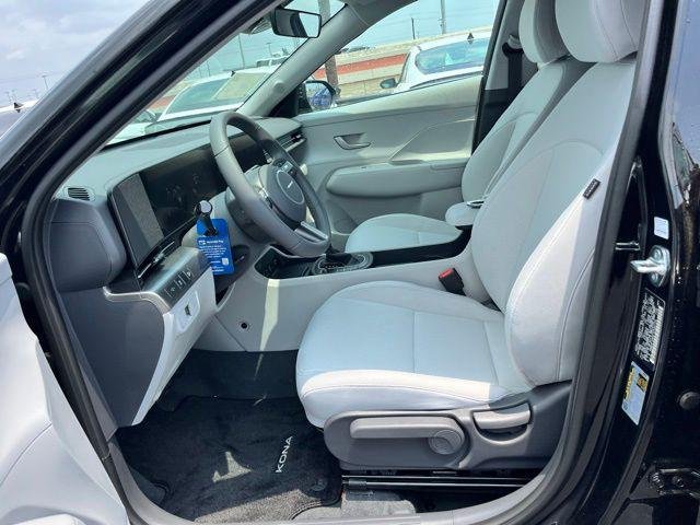 New 2026 Black Hyundai SEL Sport FWD image 15
