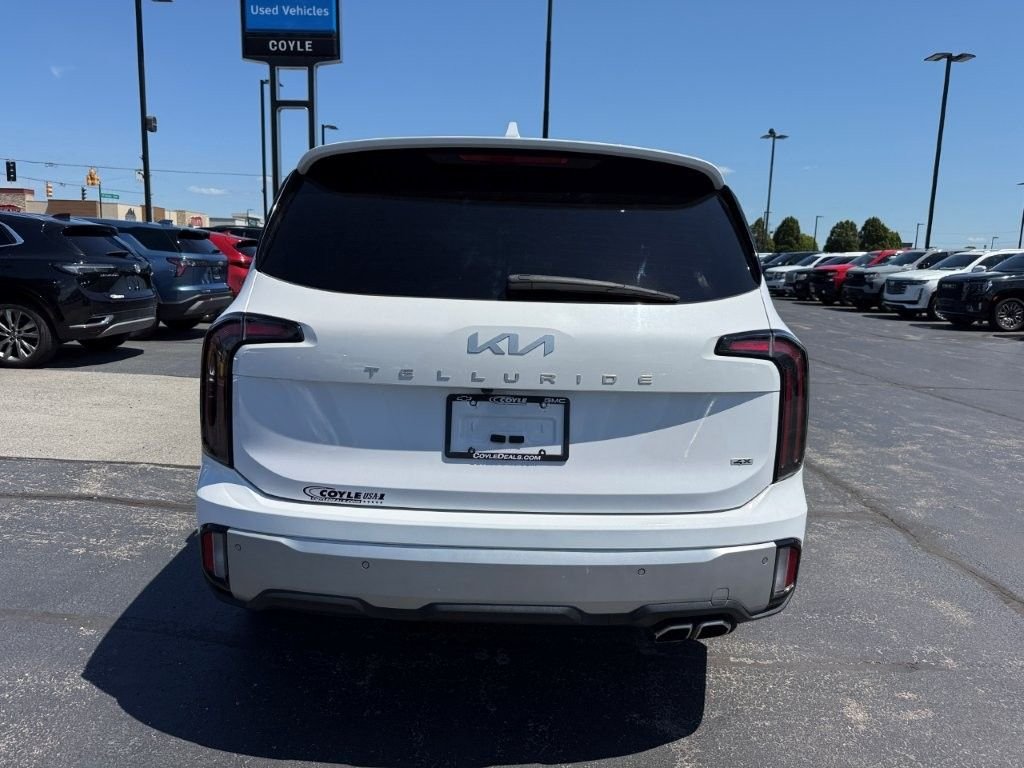 Used 2024 White Kia SX-Prestige image 5
