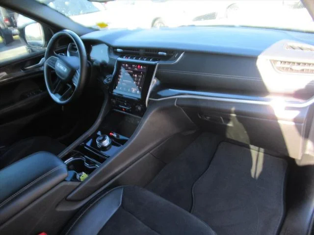 Certified Used 2022 Black Jeep Altitude image 11