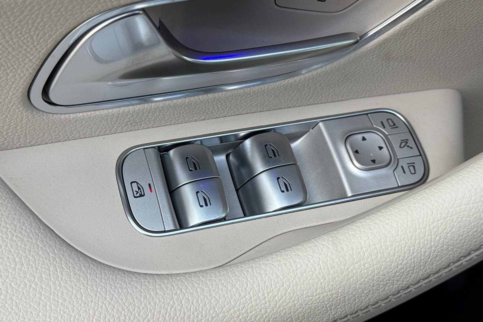 New 2026 Polar White Mercedes-Benz GLS 450 image 24