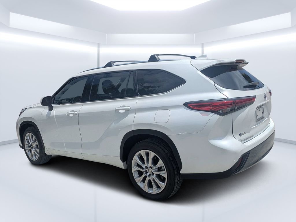 Used 2022 Beige Toyota Limited image 4
