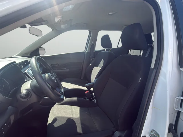 Certified Used 2025 White Nissan S image 10