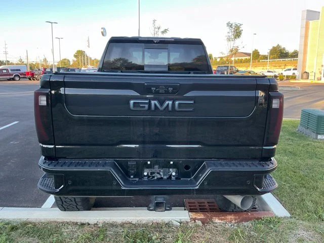 Used 2024 Onyx Black GMC Denali Ultimate image 8