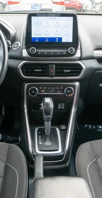 Used 2020 Black Ford SE image 15