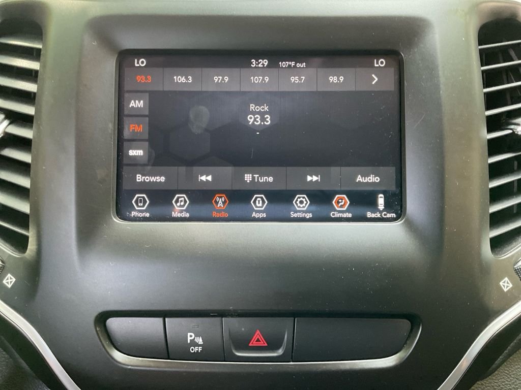 Used 2019 Black Jeep Latitude Plus image 20