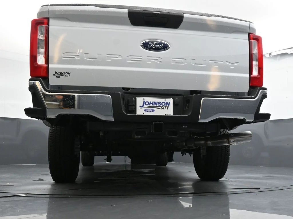 New 2026 Oxford White Ford F-250® XL image 32