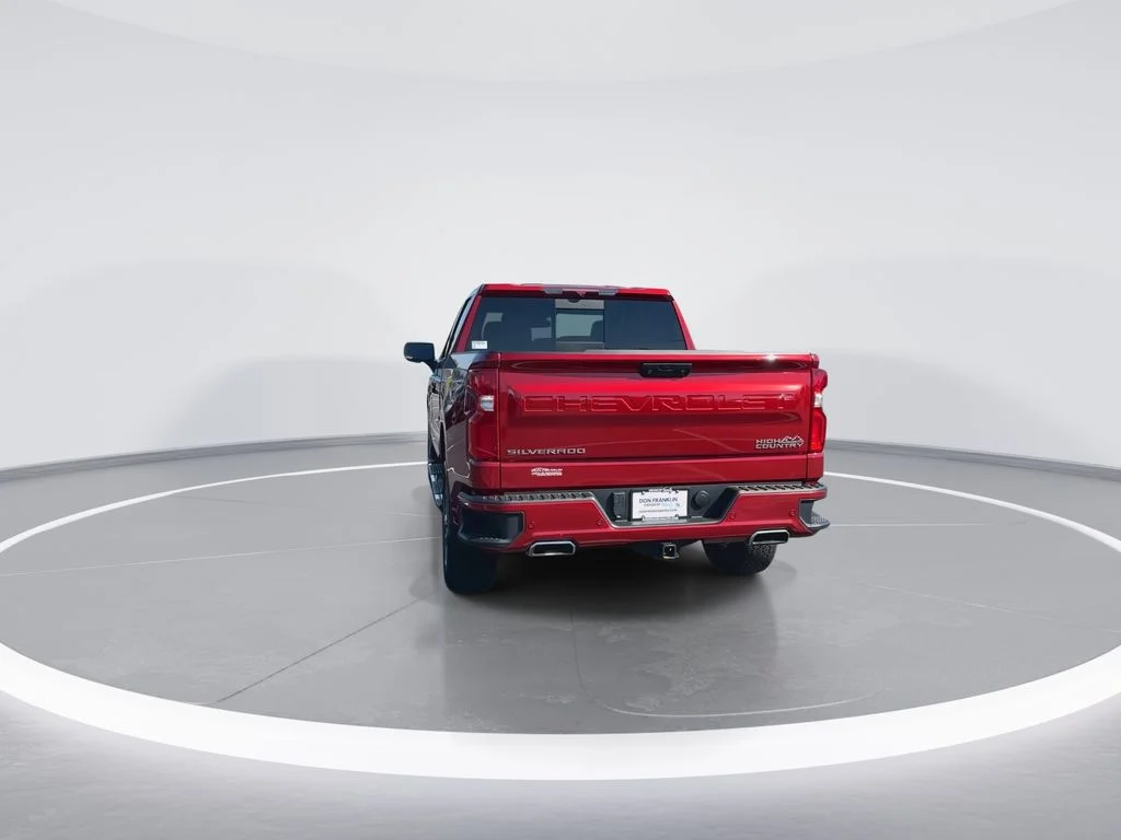 Used 2023 Red Chevrolet High Country image 7