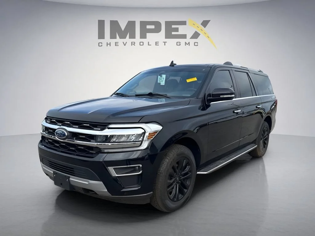 Used 2022  Ford Limited image 1