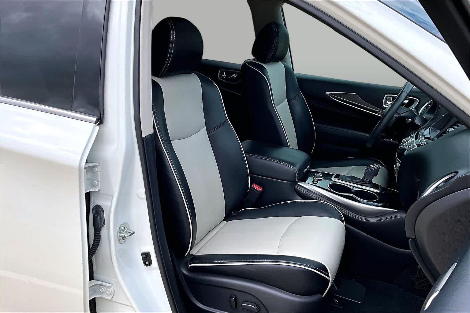 Used 2020 Majestic White INFINITI SIGNATURE EDITION image 9