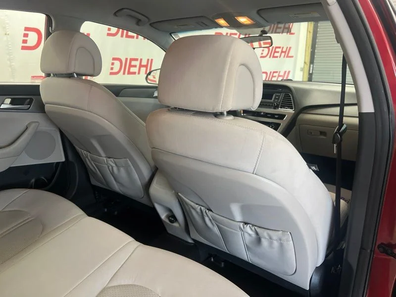 Used 2015 Red Hyundai SE image 11
