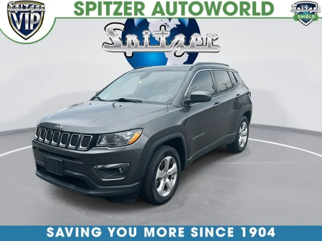 Used 2018 Gray Jeep Latitude image 4
