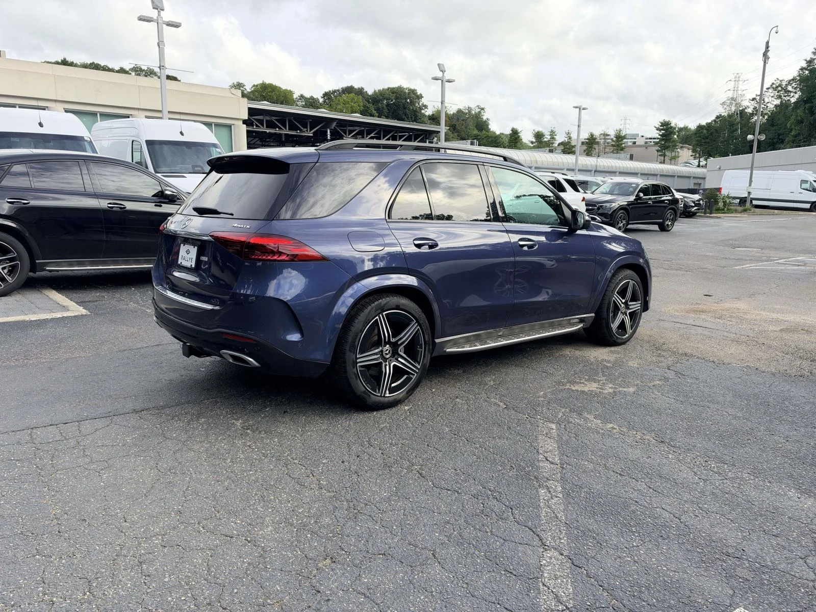 Certified Used 2024 Twilight Blue Metallic Mercedes-Benz GLE 450 image 4