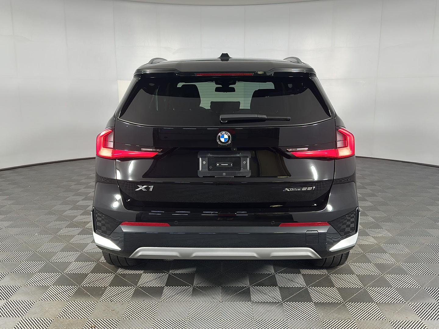 Used 2023 Jet Black BMW xDrive28i image 22