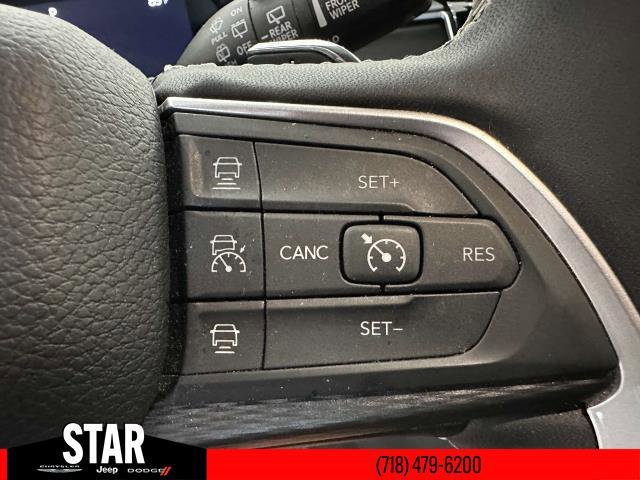 Used 2024 Diamond Black Crystal Pearlcoat Jeep Altitude image 29