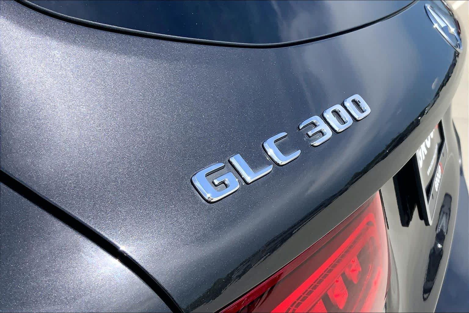 Used 2021 Graphite Grey Metallic Mercedes-Benz GLC 300 image 28
