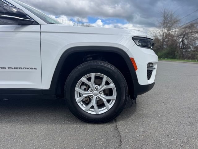 Used 2023 White Jeep Limited image 9
