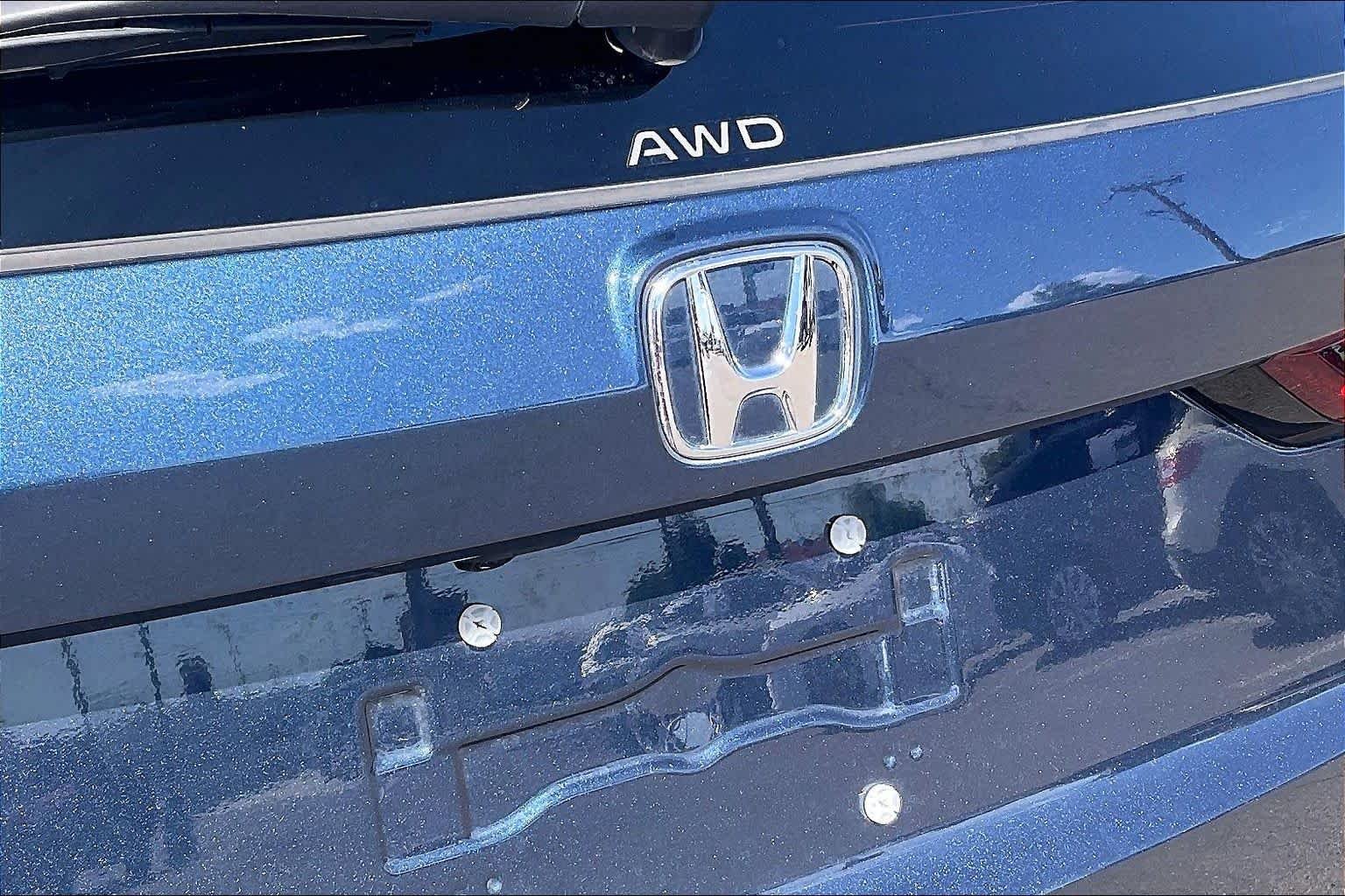 Used 2023 Canyon River Blue Metallic Honda EX-L image 29