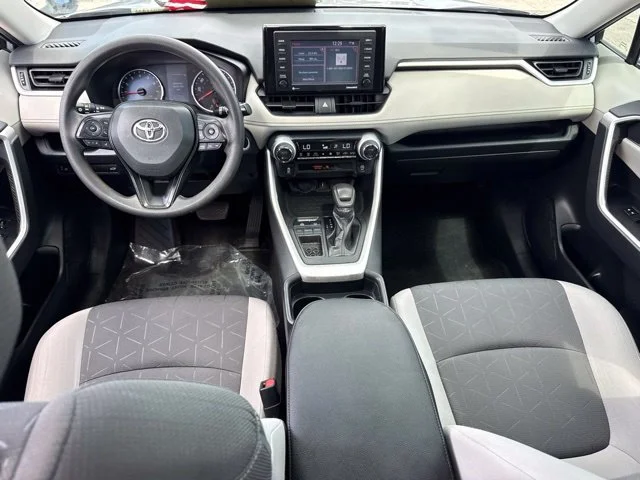 Used 2020 Silver Toyota XLE image 21