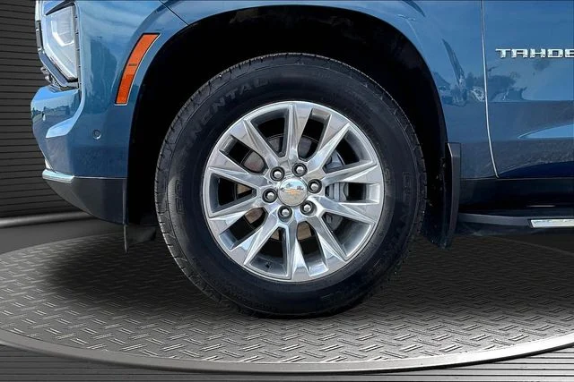 Used 2025 Blue Chevrolet Premier image 34