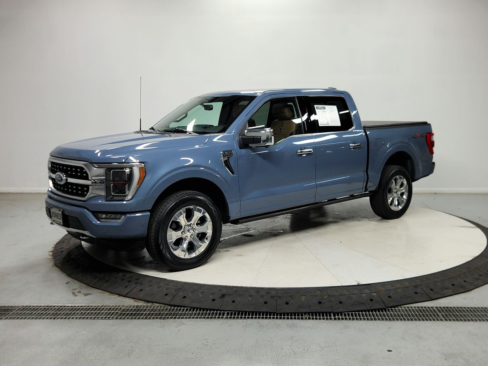 Used 2023 Azure / Gray Metallic Ford Platinum image 4