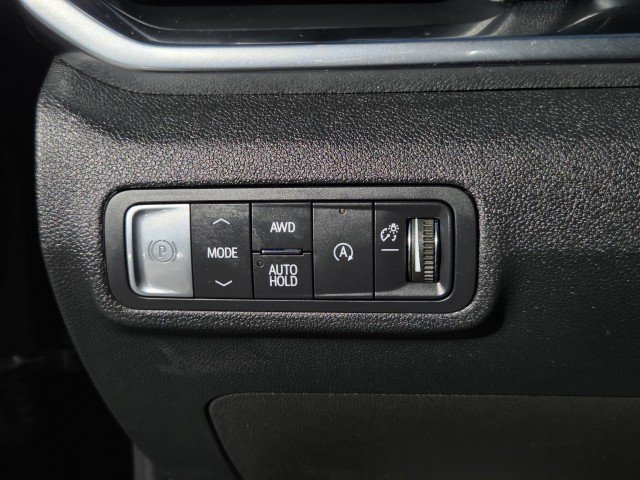 Used 2025 Ebony Twilight Metallic GMC Elevation image 14
