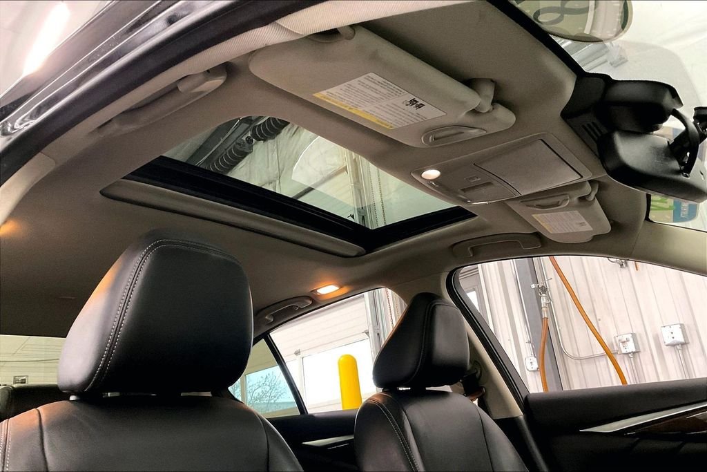 Used 2018 Black INFINITI 3.0t LUXE image 26