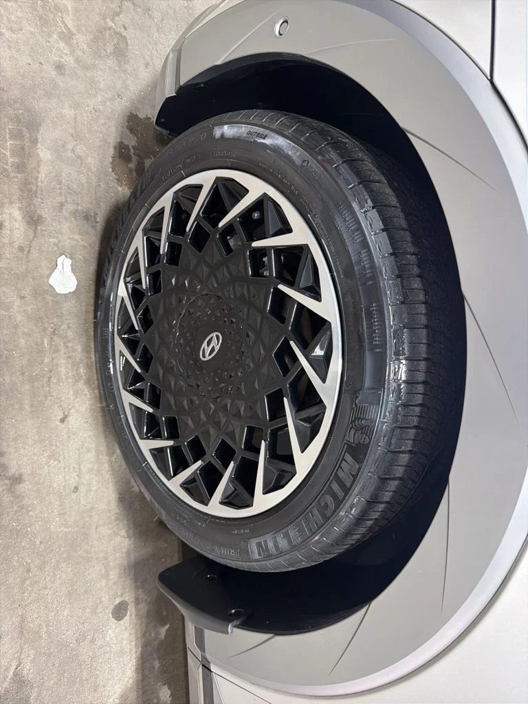 Used 2023 Gold Hyundai Limited image 10