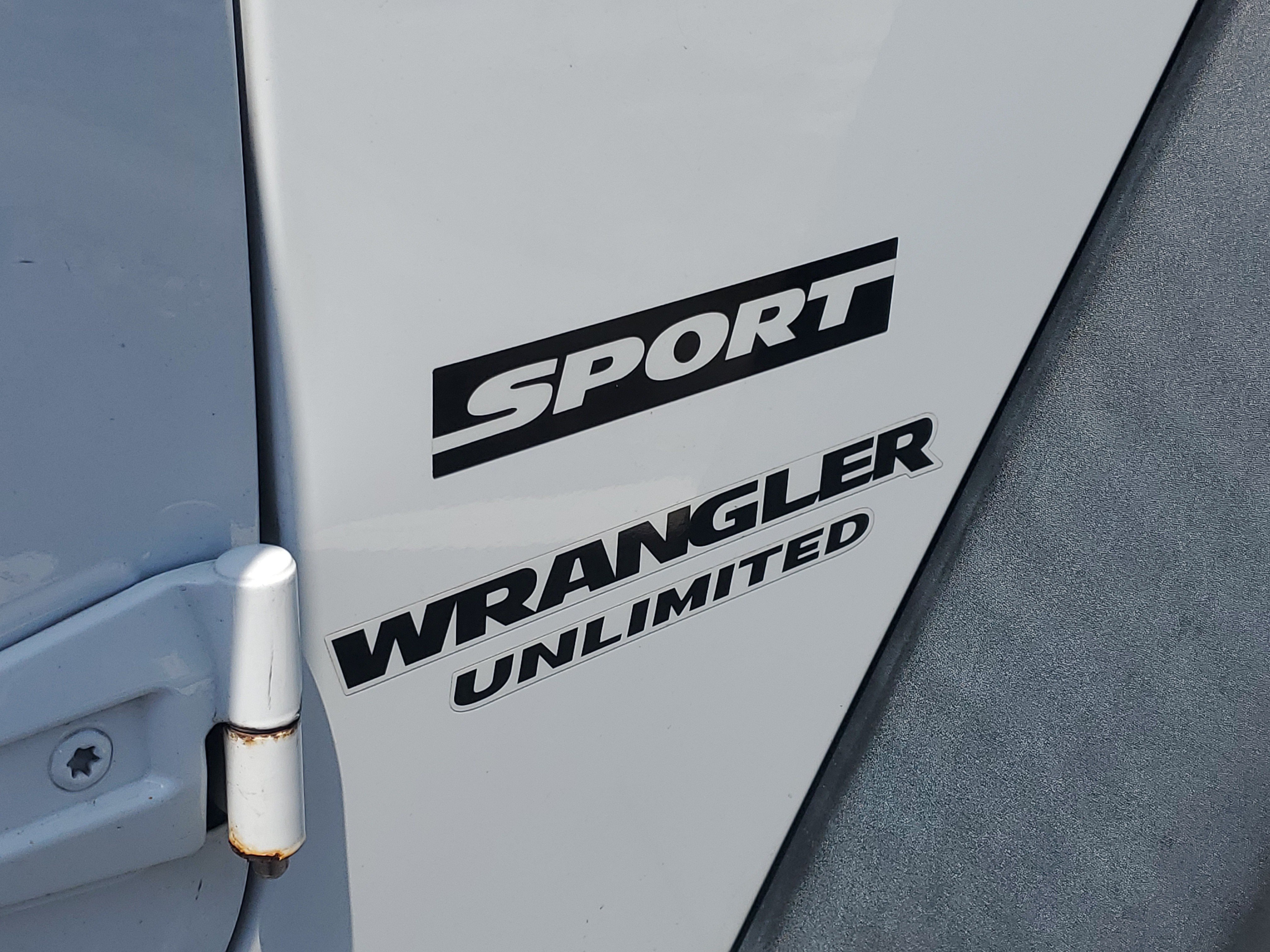 Used 2017 Bright White Clearcoat Jeep Sport image 3