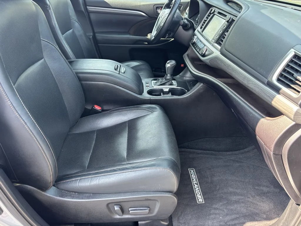 Used 2019 Silver Toyota Limited Platinum image 22