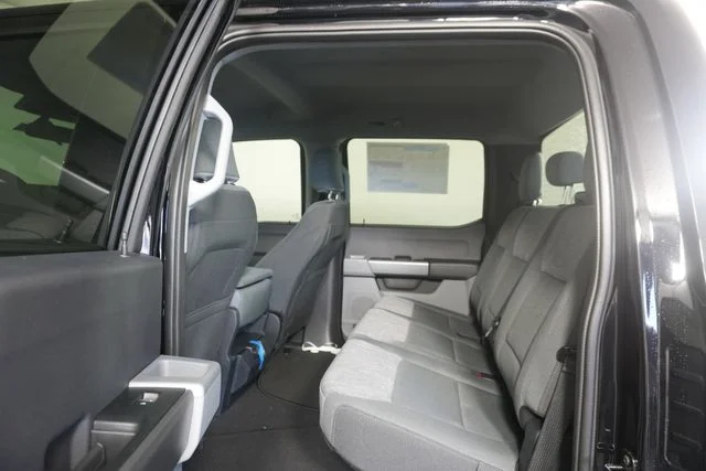 New 2026 Agate Black Metallic Ford F-250® XLT image 30
