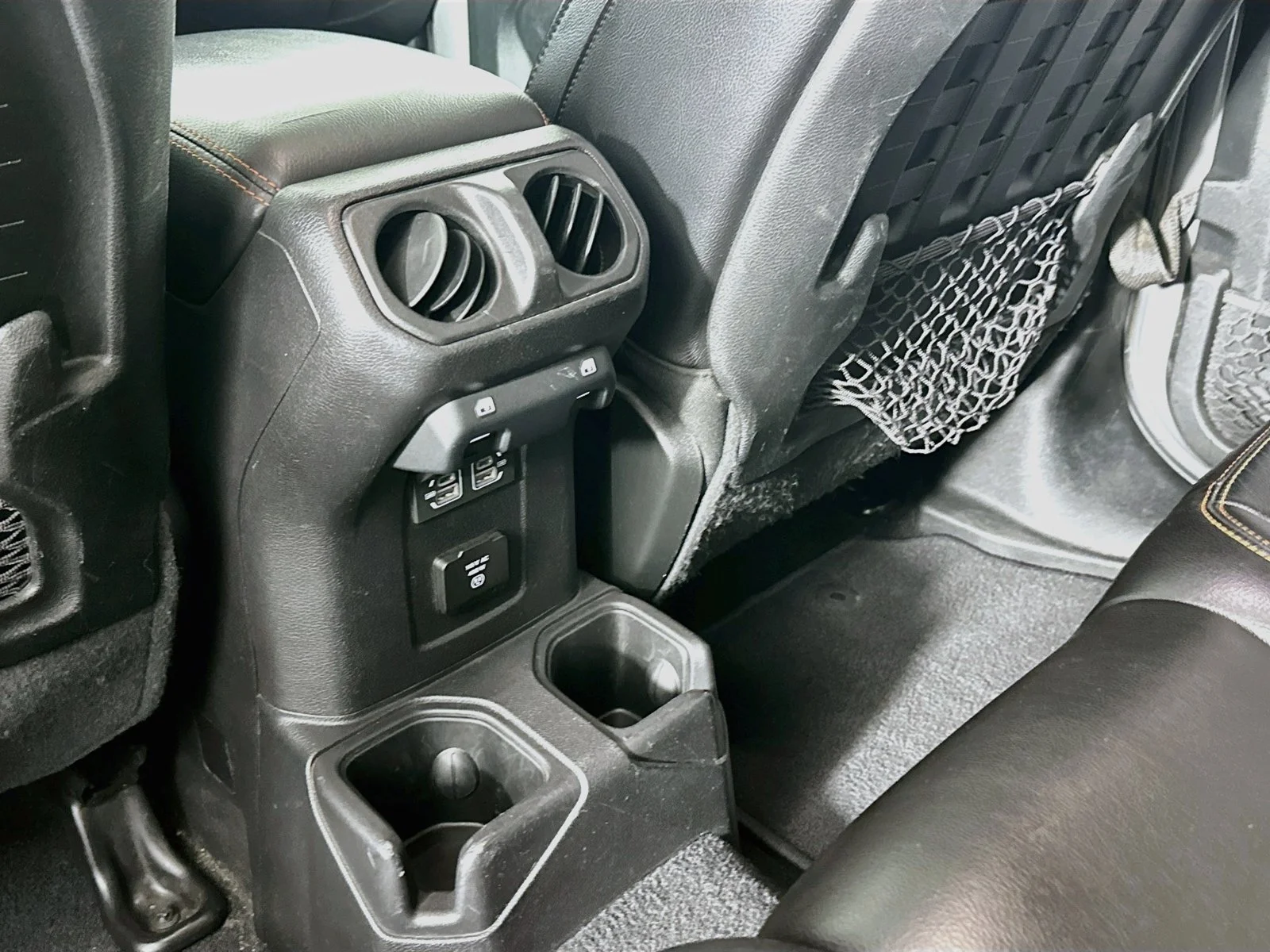 Used 2021 Sting-Gray Clearcoat Jeep Mojave image 26