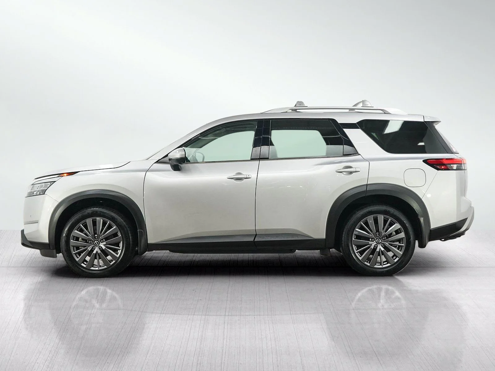 Used 2024 Nissan Pathfinder SL with VIN 5N1DR3CD7RC208181 for sale in Minneapolis, Minnesota