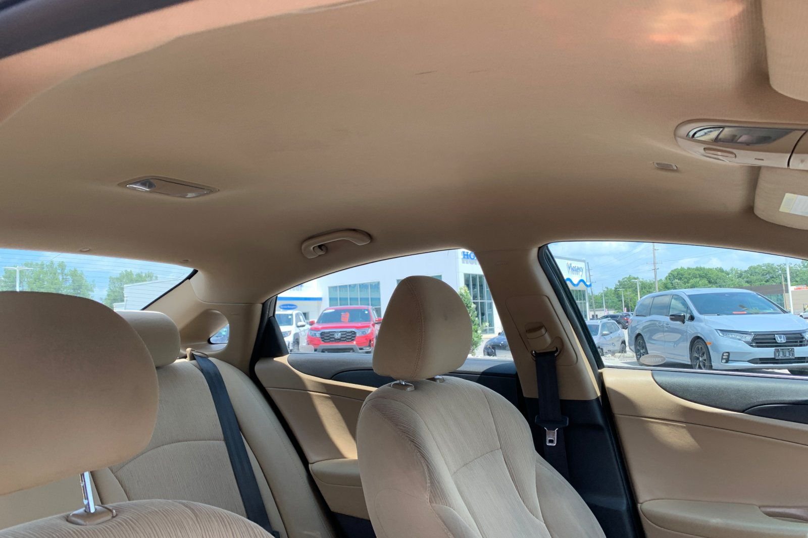 Used 2014 Black Hyundai GLS image 18