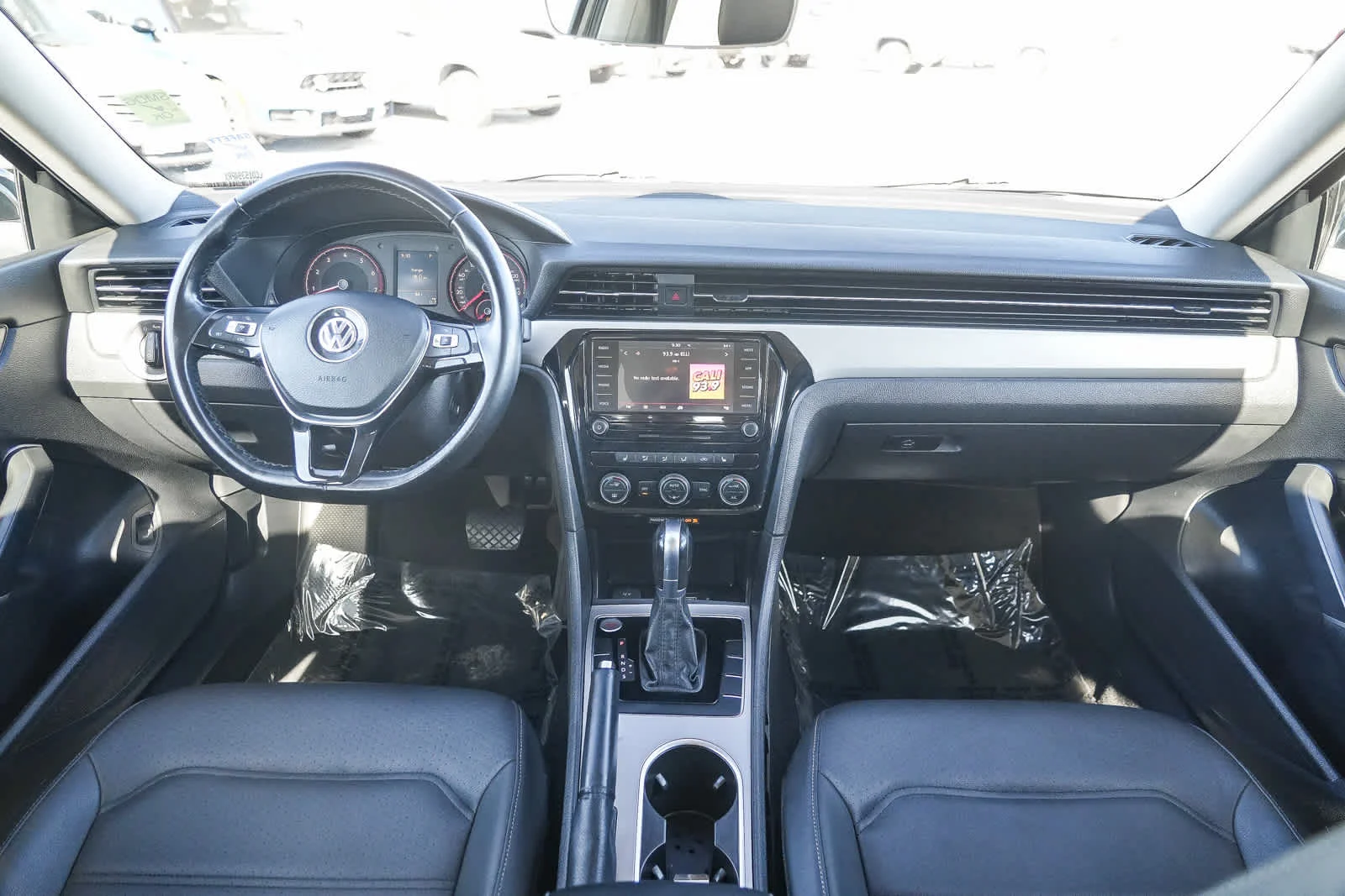Used 2020  Volkswagen 2.0T SE image 13