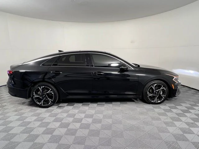 Used 2025 Black Kia GT-Line image 8