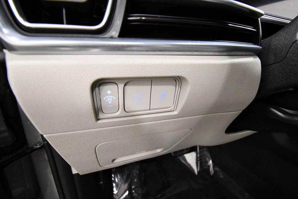 Certified Used 2025 Gray Kia X-Line SX image 20