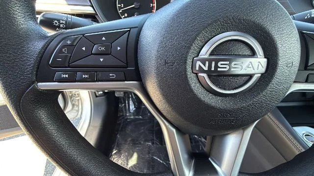 2023 Nissan Altima SV - Photo 19